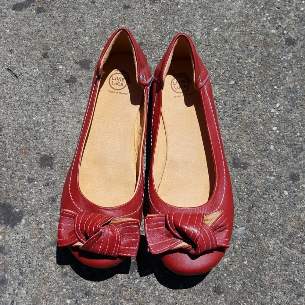 Livie & Luca Flats